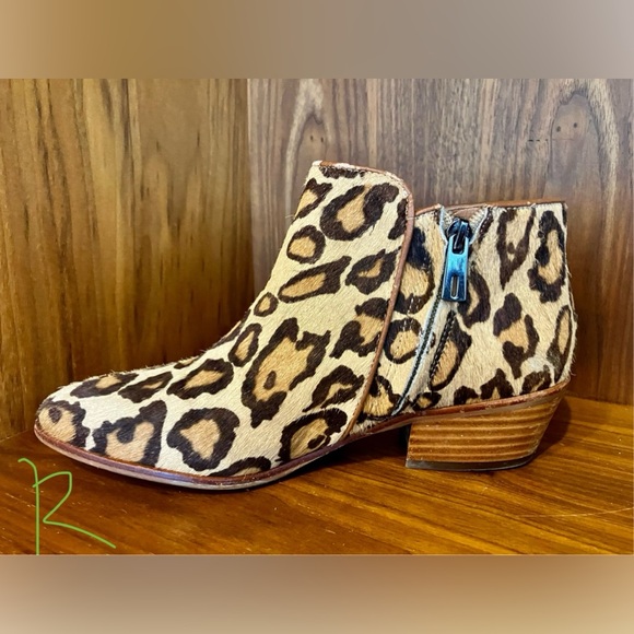 On Trend! Sam Edelman Petty Leopard Print Horsehair Ankle Booties 7M Brown/Gold - Picture 6 of 15